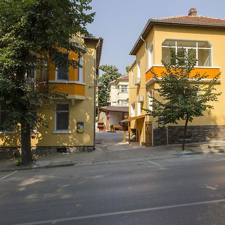 Guest House Anelim Veliko Tărnovo Esterno foto