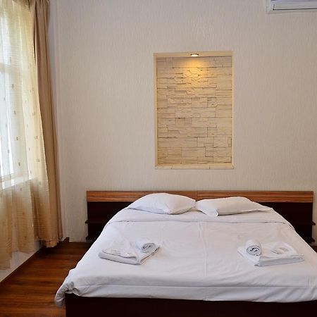 Guest House Anelim Veliko Tărnovo Esterno foto