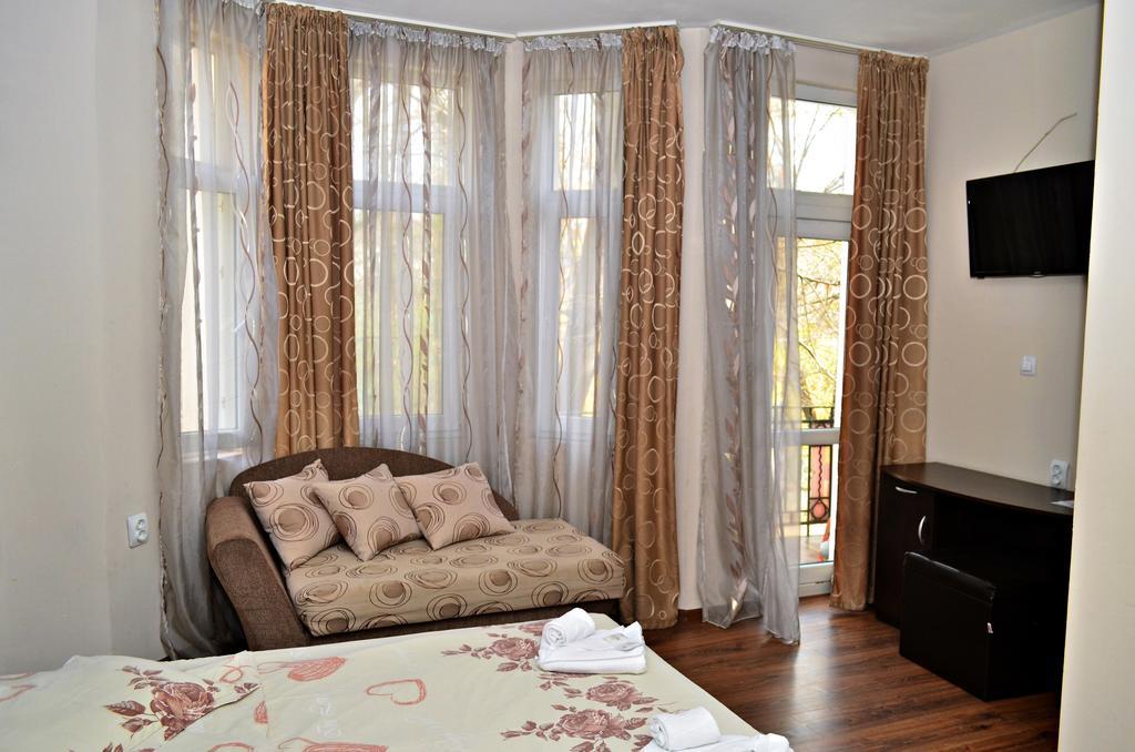 Guest House Anelim Veliko Tărnovo Esterno foto