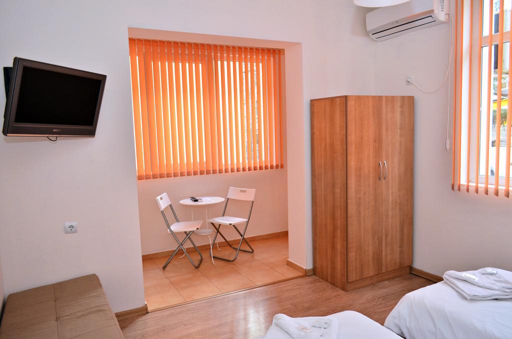 Guest House Anelim Veliko Tărnovo Esterno foto