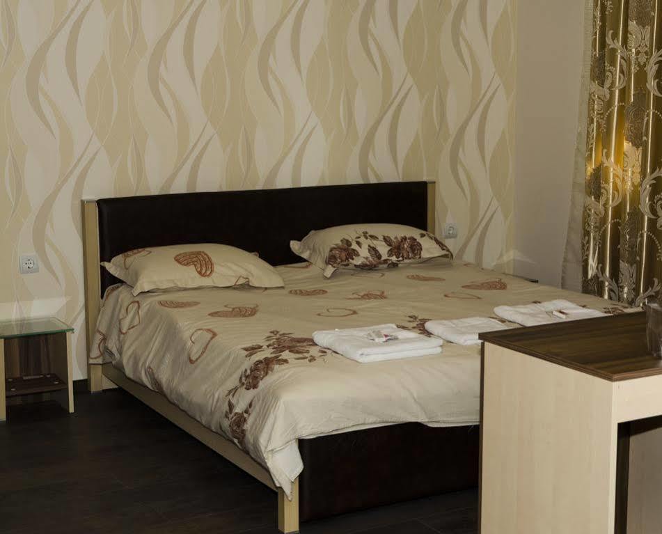 Guest House Anelim Veliko Tărnovo Esterno foto