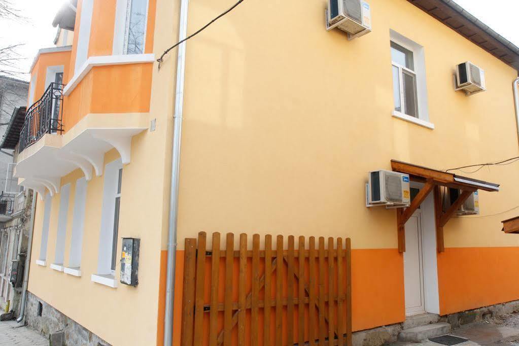 Guest House Anelim Veliko Tărnovo Esterno foto