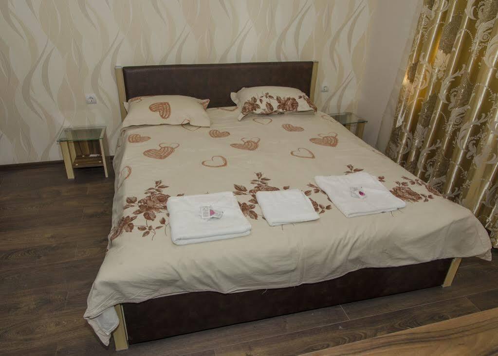 Guest House Anelim Veliko Tărnovo Esterno foto